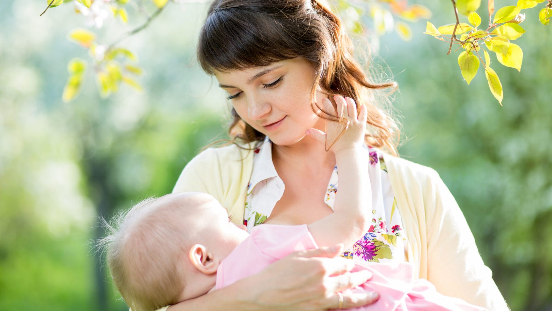 Concediul de maternitate oferă protecție și sprijin financiar pentru viitoarele mame din România, permițându-le să se concentreze pe îngrijirea copilului nou-născut