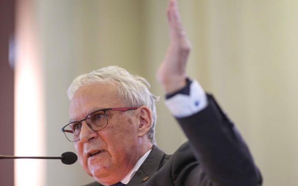 Marius Andruh, noul președinte al Academiei Române Chimistul MARIUS ANDRUH a fost ales președinte al Academiei Române, conform votului exprimat de membrii instituției pe 7 aprilie