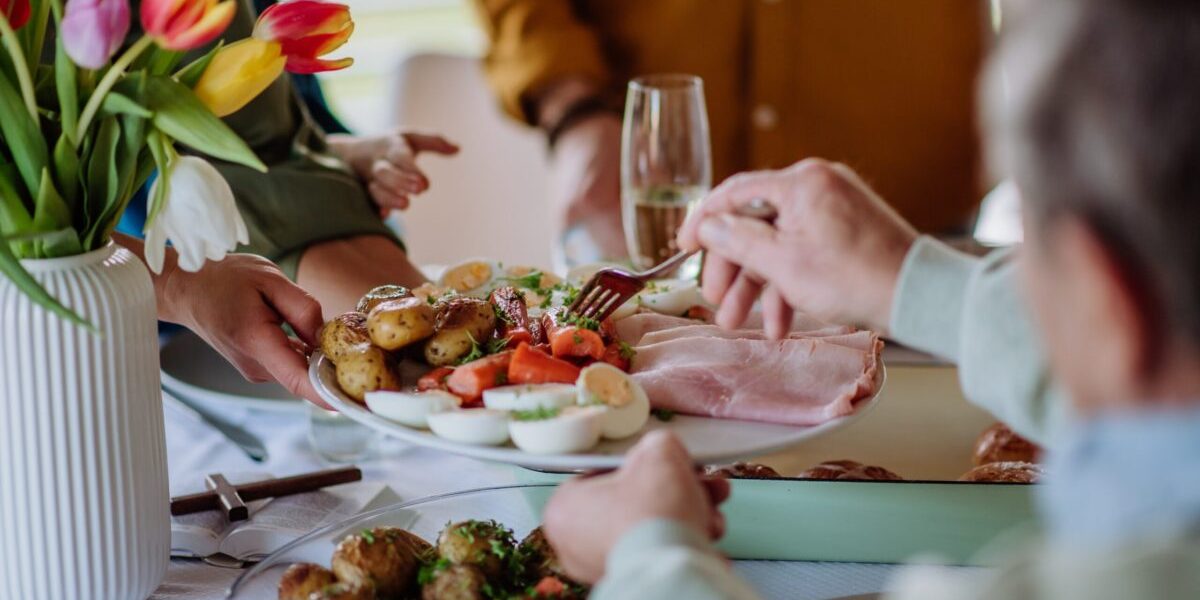 Ce presupune, de fapt, „consumul cu moderație” la masa de Paște?