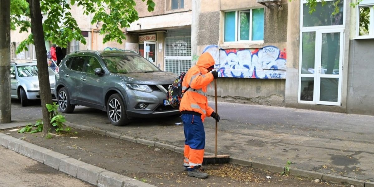 Primăria Sectorului 2 a cheltuit aproape 100.000 de euro pentru servicii de măturat trotuare care nu au fost prestate, conform unui raport de audit financiar realizat de Curtea de Conturi