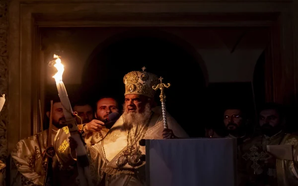 Slujba Învierii la Catedrala Patriarhală: Imagini spectaculoase din București