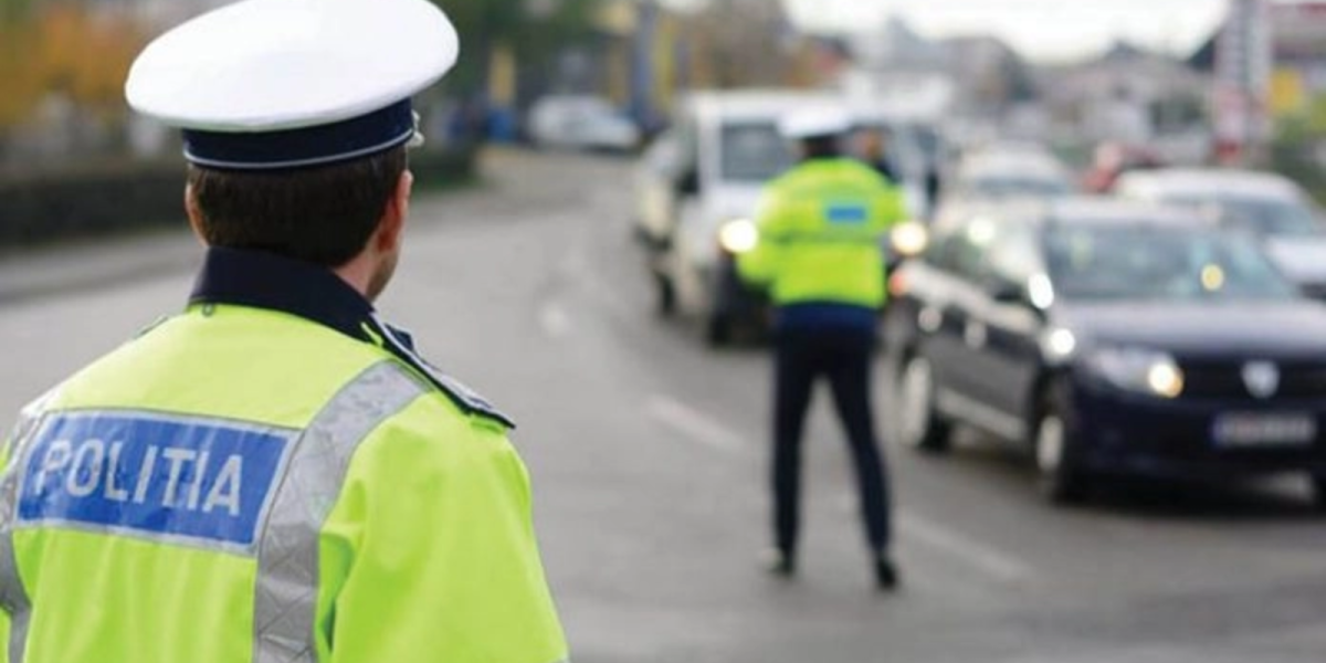 Un bărbat din județul Cluj a fost arestat preventiv după ce a condus un ATV fără permis, nu a oprit la semnalul poliției și a încercat ulterior să ascundă identitatea, promisând unui alt bărbat bani pentru a-și asuma responsabilitatea pentru conducerea vehiculului