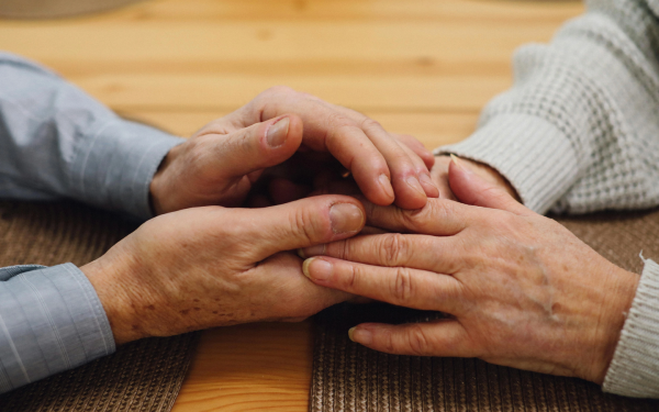 Când te simți bătrân? Studiul pe 14.000 de oameni dezvăluie vârsta oficială