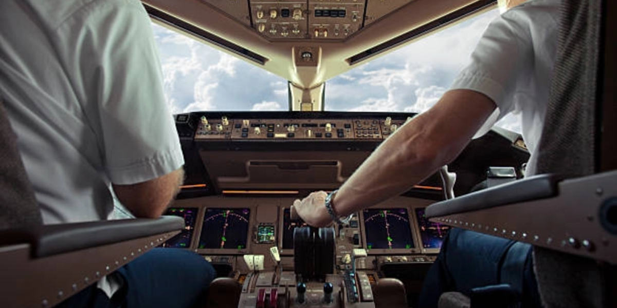 Piloții, forțați să zboare-n zone de conflict: riscă jobul dacă spun „nu”