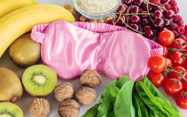 Alimente secrete care te culcă rapid: Melatonina naturală te ajută