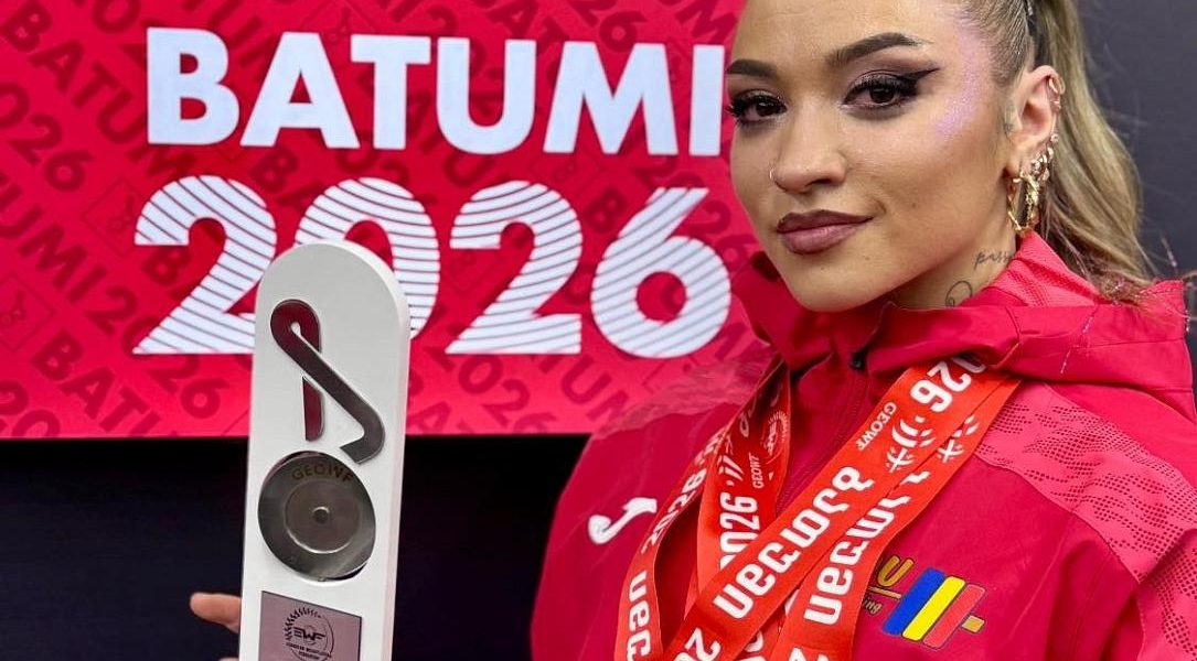 Mihaela Cambei, triplă medaliată la Campionatele de Haltere din Georgia