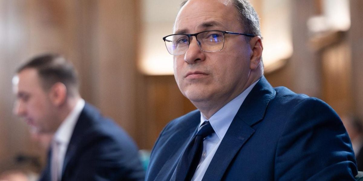 Mihai Dimian, maraton de muncă la Educație: 14 ore pe zi și fără reforme „fulger”