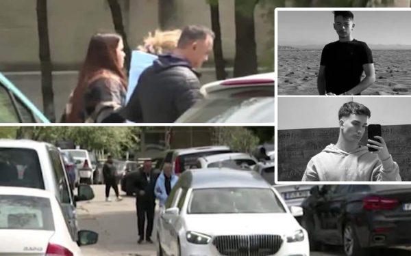 Mihai și David, pe ultimul drum: Imagini sfâșietoare de la Snagov. Părinții, zdrobiți de durere