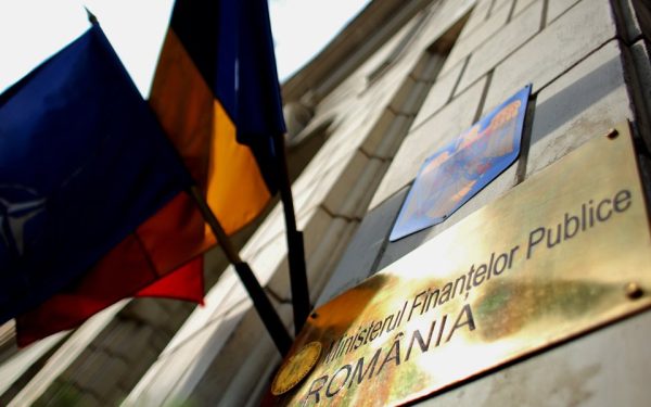 Ministerul Finanțelor anunță o schimbare structurală în procesul de emitere și validare a bonurilor fiscale, promițând o „revoluție” fiscală prin introducerea bonului digital cu cod QR, dacă proiectul de lege introdus în Parlament va fi aprobat