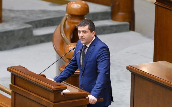 Miruță cere convocarea Parlamentului pe achizițiile militare SAFE