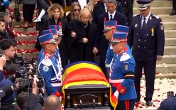 Mircea Lucescu, condus pe ultimul drum: garda de onoare, la Sfântul Elefterie