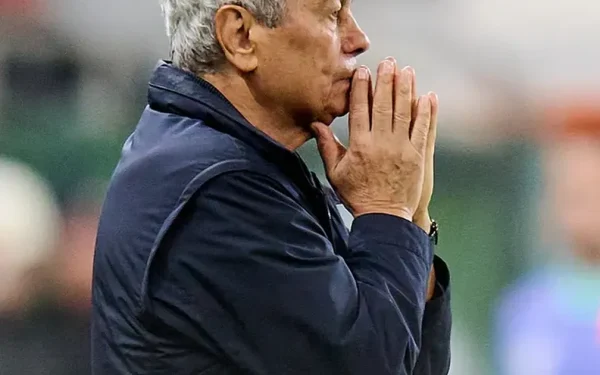 Fostul selecționer al echipei naționale de fotbal, Mircea Lucescu, în vârstă de 80 de ani, a suferit un infarct miocardic acut, fiind internat de urgență la Spitalul Universitar din București