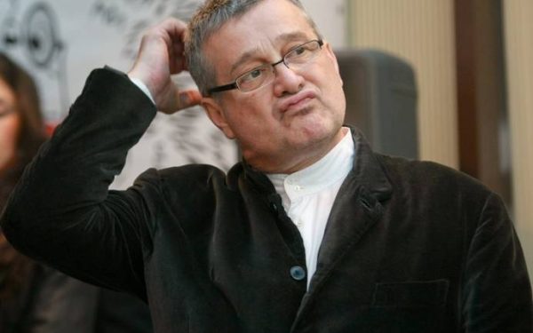 FOTO: Tragedie pentru Mircea Dinescu, celebra casă din Cetate, făcută scrum
