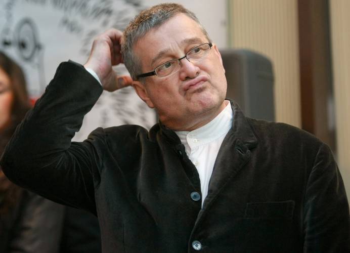 FOTO: Tragedie pentru Mircea Dinescu, celebra casă din Cetate, făcută scrum