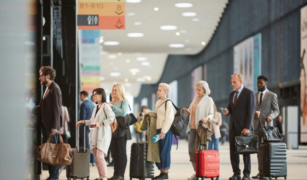 Taxe Aeriene: Scumpire-ȘOC de PESTE 700% pentru Pasageri!