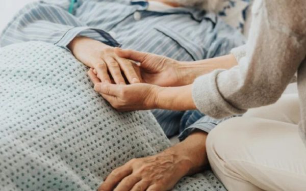 Semnul misterios de pe mâini: Te apropii de moarte fără să știi