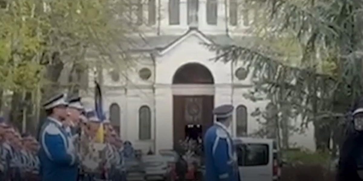 Mircea Lucescu, condus pe ultimul drum cu onoruri militare la Bellu