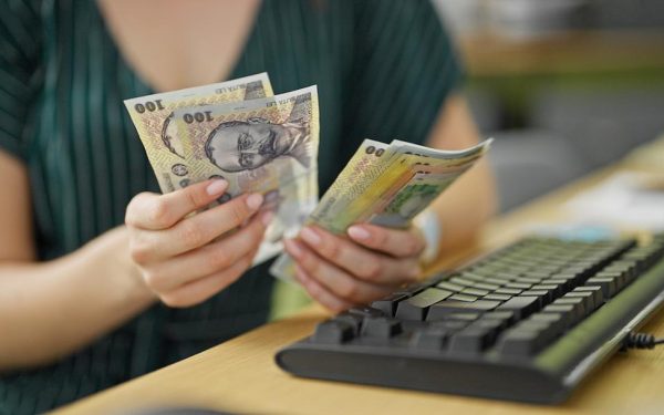 Salariul net din România, în picaj: Pierdere de 5% în februarie