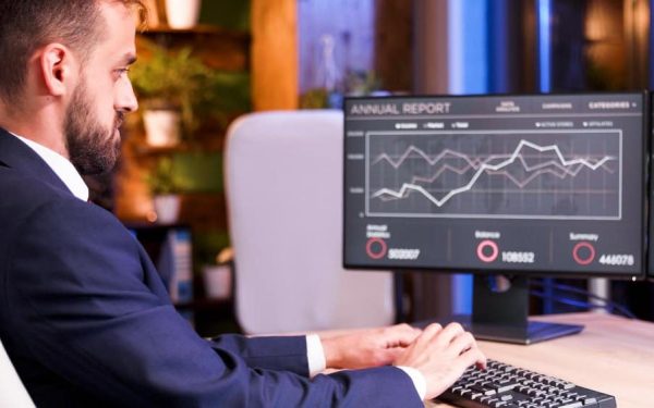 Bursă: Randamente spectaculoase în România, dar dividendele scad!