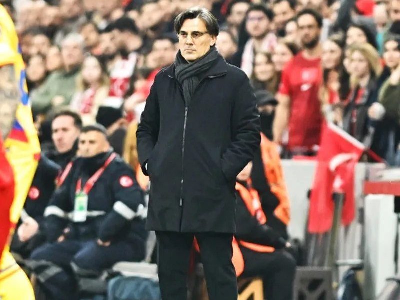 Vincenzo Montella, antrenorul naționalei Turciei, și-a pierdut calmul în timpul conferinței de presă de după victoria cu 1-0 asupra României, eveniment ce a avut loc în contextul unei partide foarte importante pentru echipa semiluniei