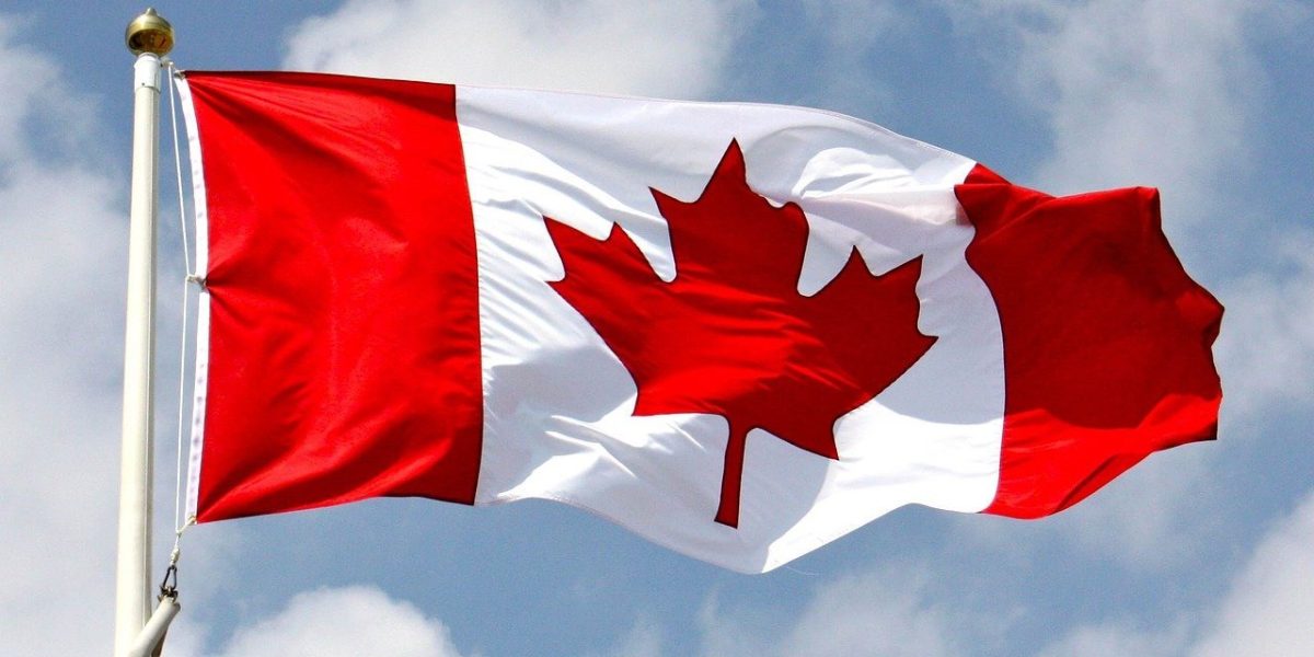 Majoritatea canadianilor sprijină ideea aderării la Uniunea Europeană O majoritate a canadianilor consideră că aderarea țării la Uniunea Europeană ar fi benefică sau cel puțin o opțiune de luat în considerare, potrivit unui recent sondaj