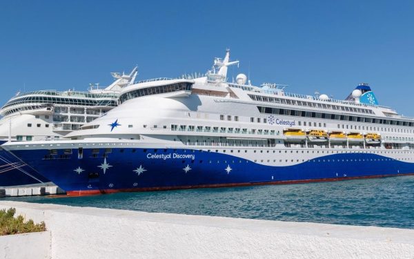 Croazieră de lux sfidează tensiunile din Strâmtoarea Ormuz, cu trafic minim