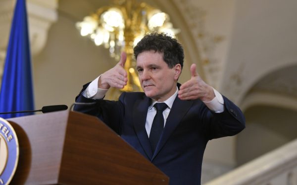Nicușor Dan, despre absența de la catafalcul lui Mircea Lucescu