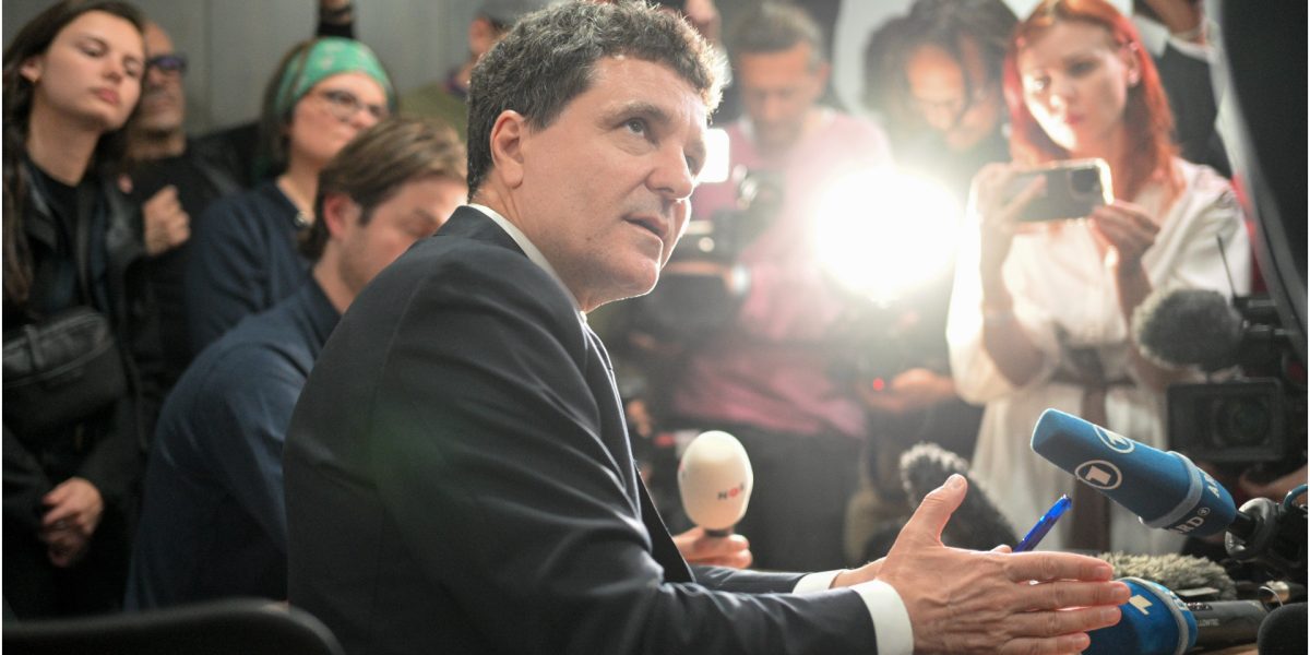 ONG-uri, foc și flăcări: Cer lui Nicușor Dan să-și onoreze promisiunile