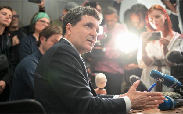 ONG-uri, foc și flăcări: Cer lui Nicușor Dan să-și onoreze promisiunile