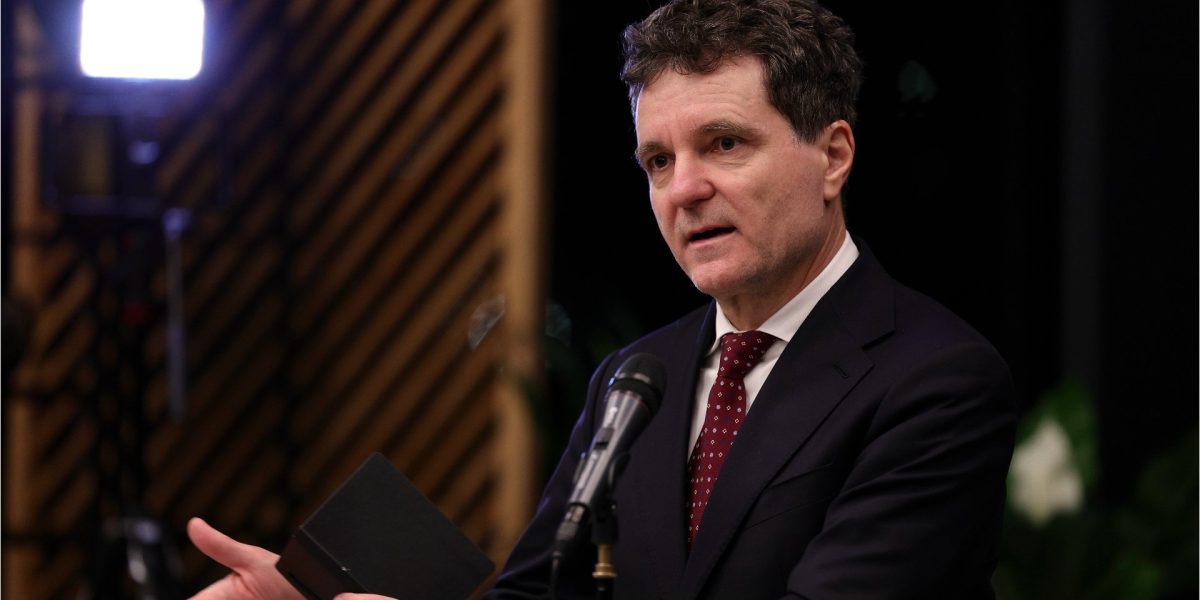 Președintele Nicușor Dan a semnat decretele pentru numirea noilor șefi ai Parchetelor Președintele Nicușor Dan a semnat miercuri, 8 aprilie, decretele de numire a șefilor din importante parchete din România