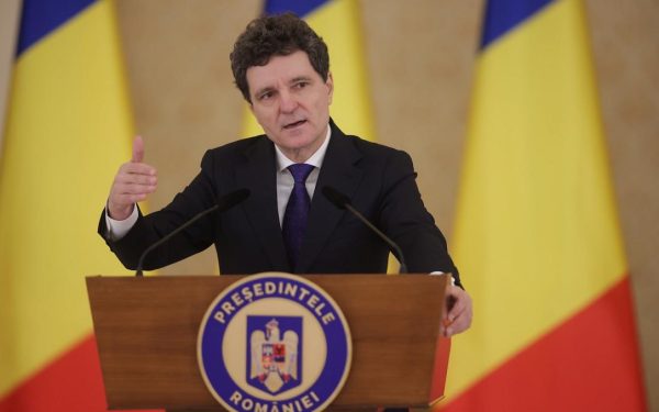 Președintele anunță criză politică în România