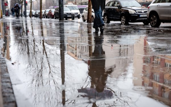 Vremea capricioasă lovește: Un fenomen se termină chiar AZI