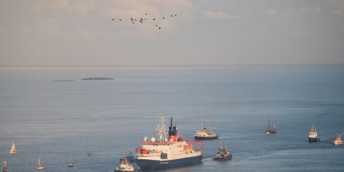 Insulă SECRETĂ, descoperită de un spărgător de gheață. Nici pe hartă!