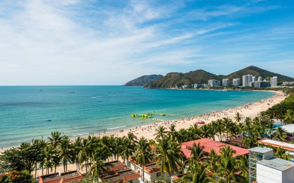 Insula tropicală chineză țintește titlul de cel mai mare port de liber-schimb