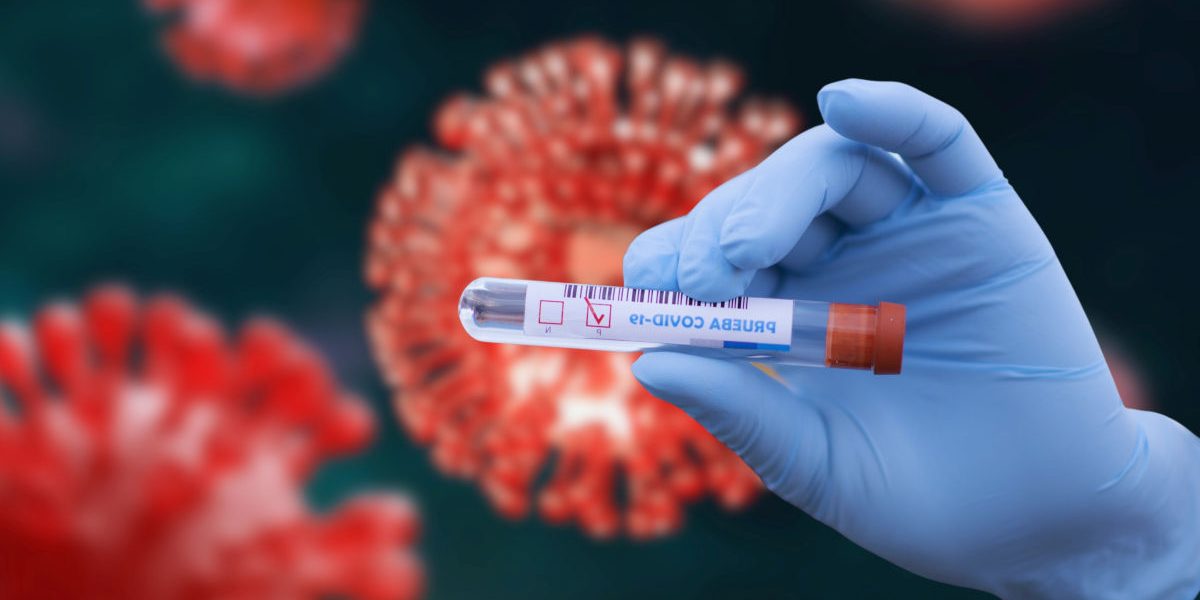 Franța, sub asediu: O nouă tulpină COVID-19 îngrijorează Europa