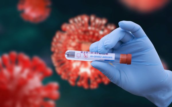 Franța, sub asediu: O nouă tulpină COVID-19 îngrijorează Europa