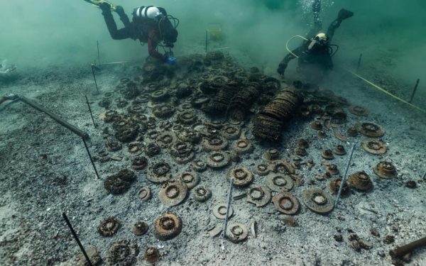 Pata NEAGRĂ din lacul Elveției dezvăluie 1.000+ artefacte ROMANE!
