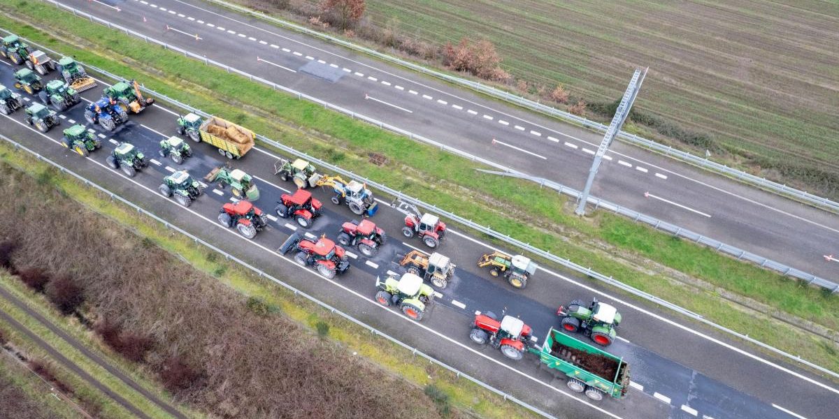 Benzinării în colaps în Irlanda după proteste: O treime fără combustibil