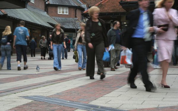 Decesele depășesc nașterile: România continuă declinul demografic în februarie 2026