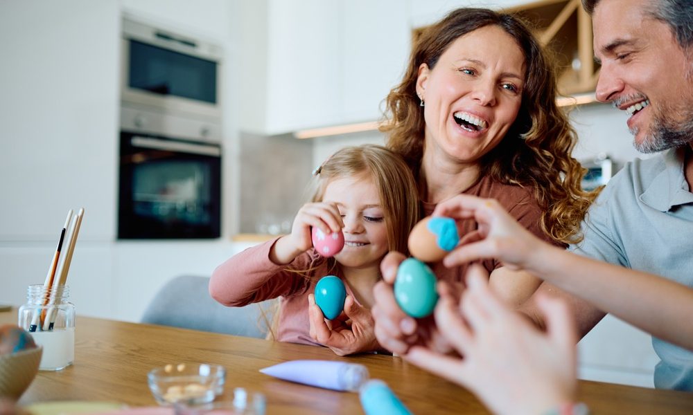 De ce ciocnim ouă roșii de Paște: semnificația unui gest banal