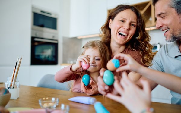 De ce ciocnim ouă roșii de Paște: semnificația unui gest banal