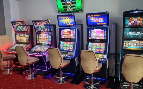 Primarul din Pitești, Cristian Gentea, anunță interzicerea totală a jocurilor de noroc în municipiu, cu excepția hotelurilor acreditate și a centrelor comerciale mari