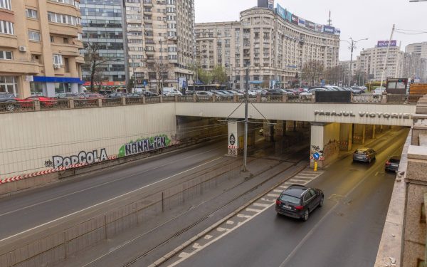 Primăria Municipiului București a anunțat oficial că Pasajul Victoriei va intra în proces de consolidare și modernizare, proiect ce face parte dintr-un plan mai amplu de reabilitare a infrastructurii rutiere din Capitală