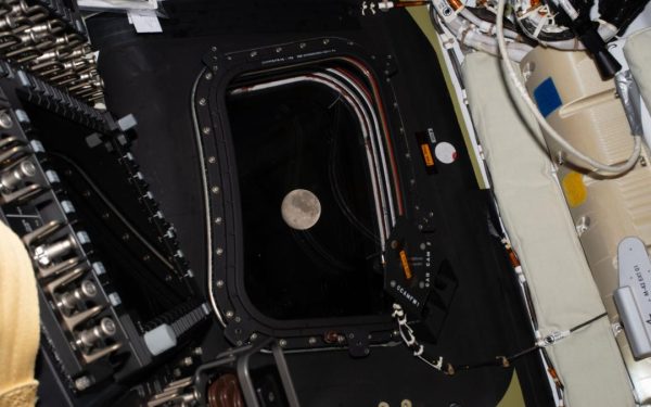 NASA a anunțat că misiunea Artemis 2 a atins cu succes Luna, urmând să se întoarcă pe Pământ în următoarele zile, după ce a realizat primul zbor cu echipaj uman spre satelitul natural