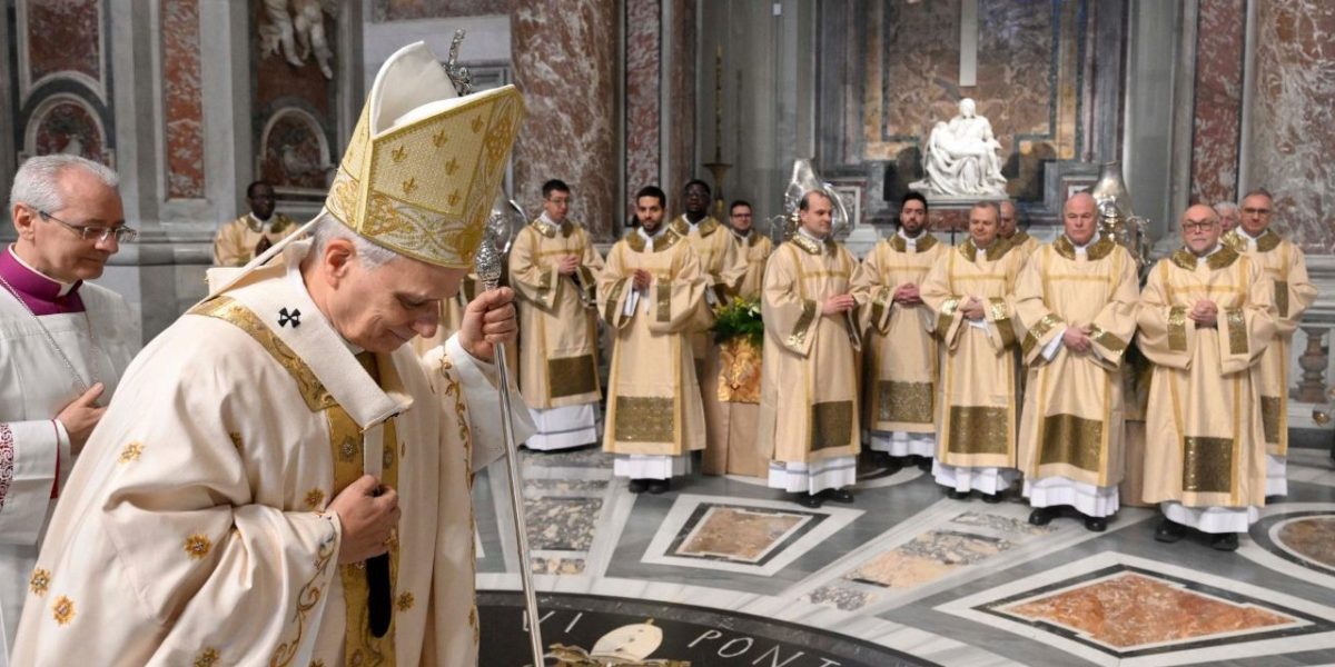 Papa Leon al XIV-lea a condus, sâmbătă seară, o liturghie specială în Bazilica Sfântul Petru, în cadrul căreia a condus credincioșii catolici din întreaga lume spre sărbătoarea Paștelui