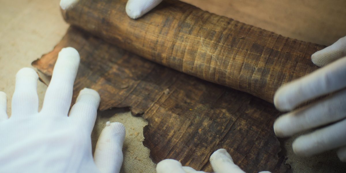 Papirus din „Iliada” lui Homer, găsit într-o mumie egipteană