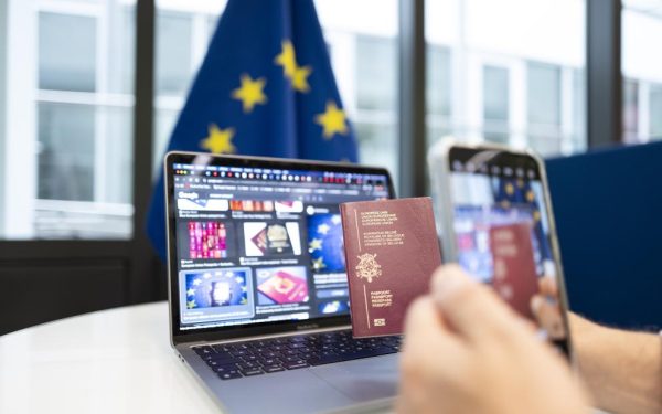 Noua identitate digitală a UE: Siguranța datelor contra riscurilor cetățenilor europeni