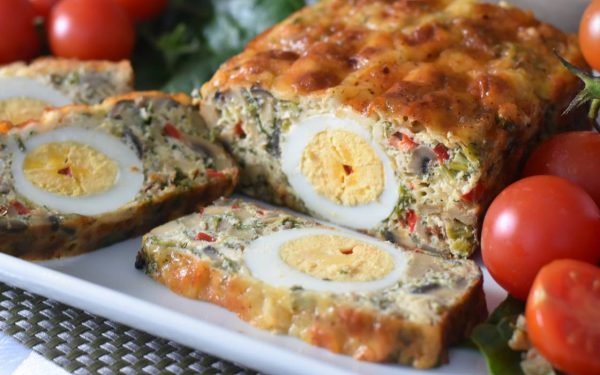 Atenție la masa de Paște: Ce alimente devin toxice la reîncălzire!