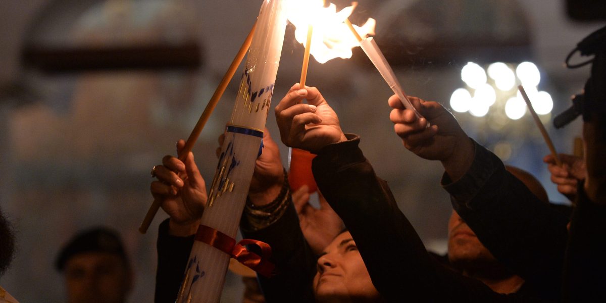 Dezastru la Ierusalim: Lumina Sfântă NU a apărut la Mormântul Sfânt