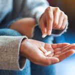 Alimente care-ți DISTRUG tratamentul! Atenție la ce mănânci cu pastile